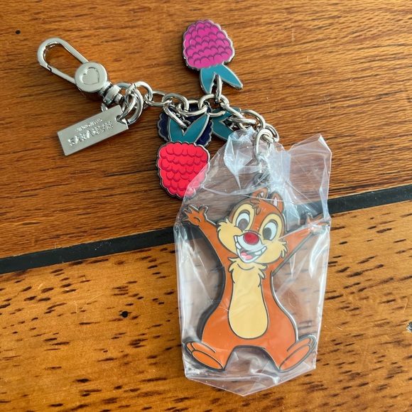 Disney Accessories - Harvey's California Disney Chip and
Dale key chain charm
